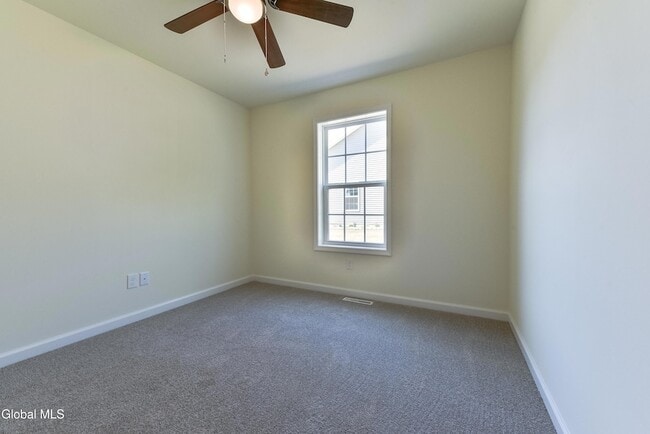 Building Photo - 74 Seashore Wy