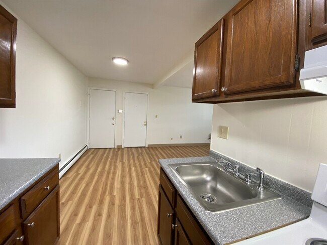Building Photo - 3981 Brown Ave