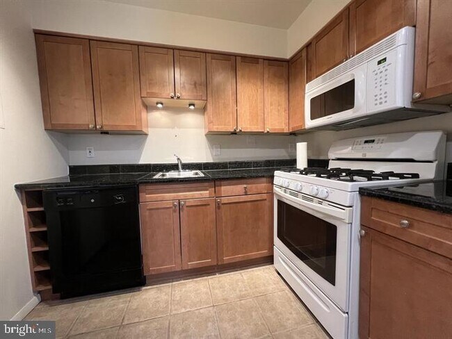 Building Photo - 2109 Walsh View Terrace