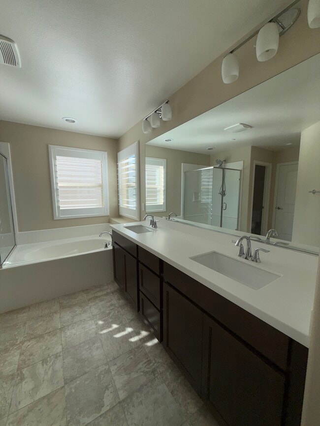 Building Photo - Chervil Way