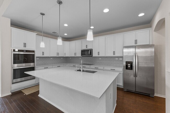 Building Photo - 942 Blue Violet