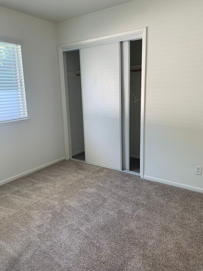 Building Photo - Pool Home with Fireplace & 2-Car Garage