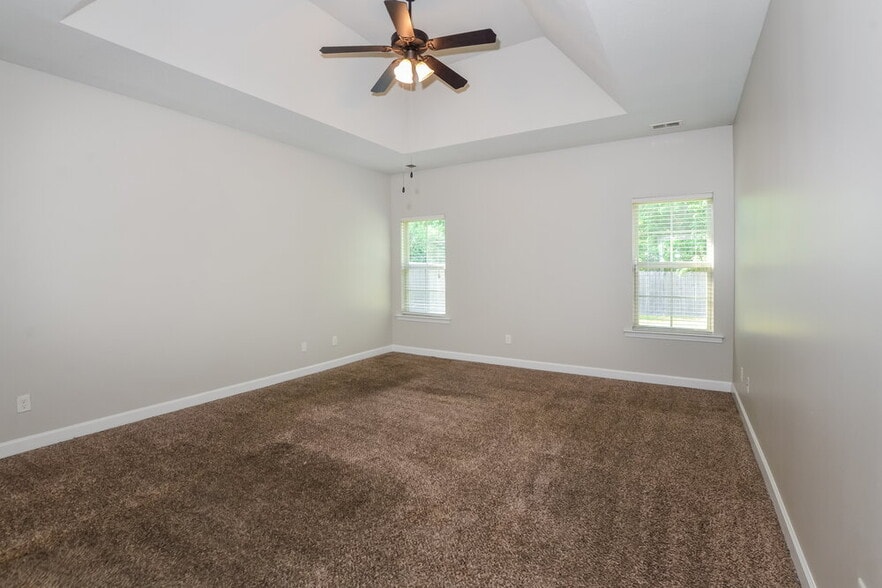 Building Photo - 2674 Champion Hills Dr