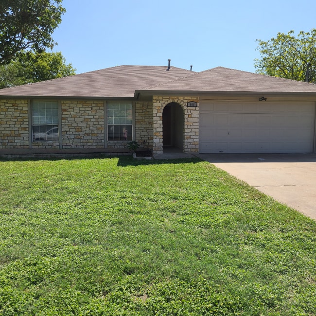 Building Photo - 908 Garden View Dr