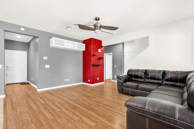Building Photo - 5725 W Milada Dr