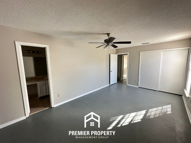 Building Photo - 4354 Clarke Rd