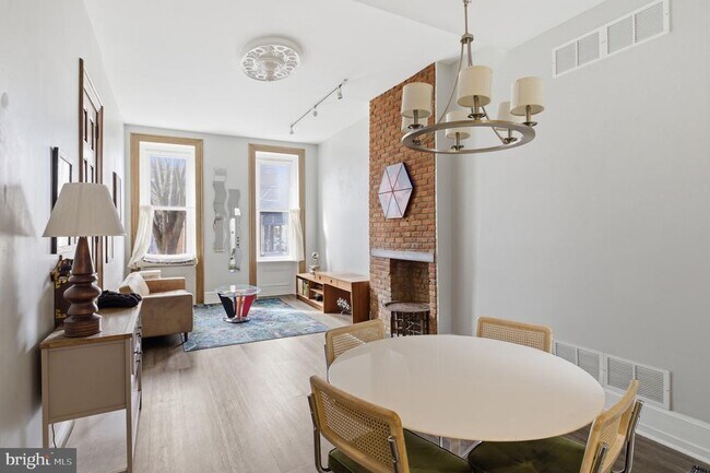 Building Photo - 869 N 29th St