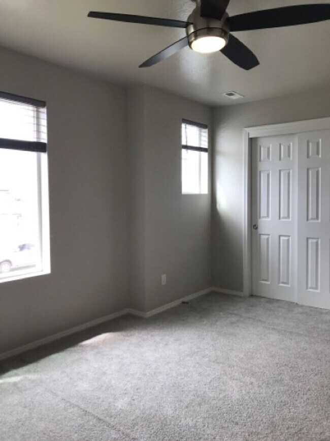 Building Photo - 788 Pronghorn Dr