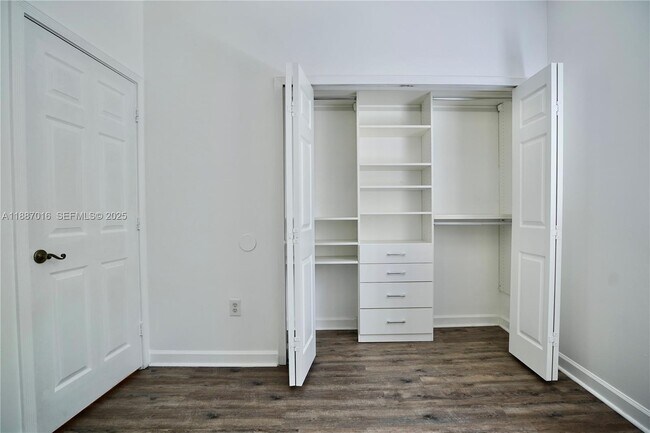 Building Photo - 10181 NW 32nd Terrace