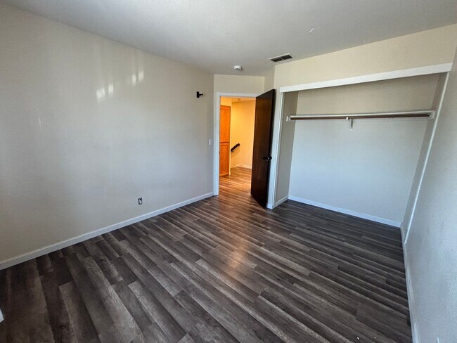 Building Photo - 1830 Highland Way