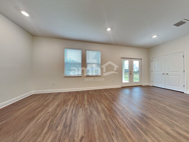 Building Photo - 27341 St Andrews Ave