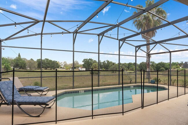 Building Photo - 825 Wildflower Rd