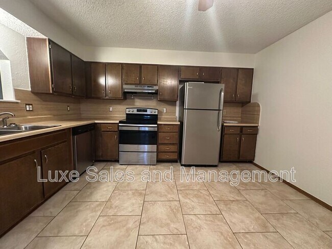 Building Photo - 9643 Hefner Village Blvd