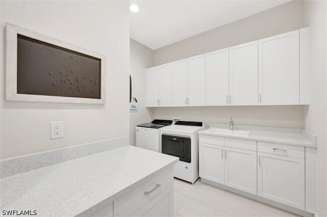 Building Photo - 5743 Highbourne Dr