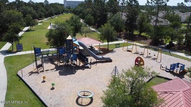 Building Photo - 2071 Thornhill Drive