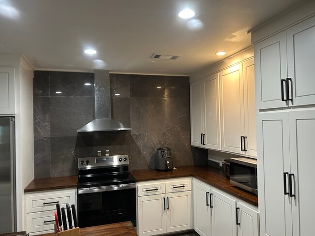 Building Photo - 2857 Farm-To-Market Rd 322