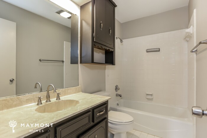 Building Photo - 16 Turtle Creek Ct