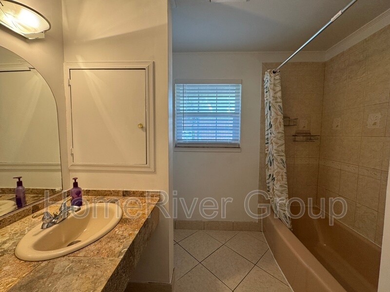 Building Photo - 2907 Caballero Dr