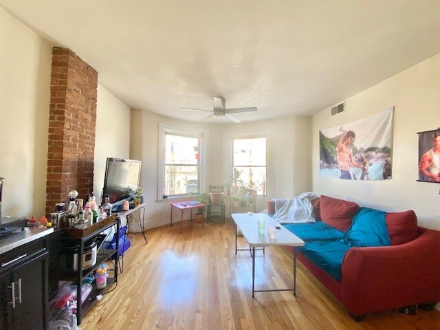 Primary Photo - 880 Huntington Ave