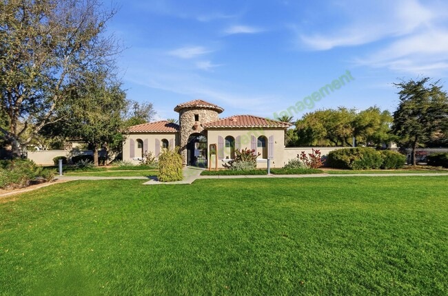 Building Photo - Modern Gilbert Lakeview Townhome in The Lakes at Annecy