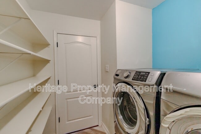 Building Photo - 26923 Trinity Heights