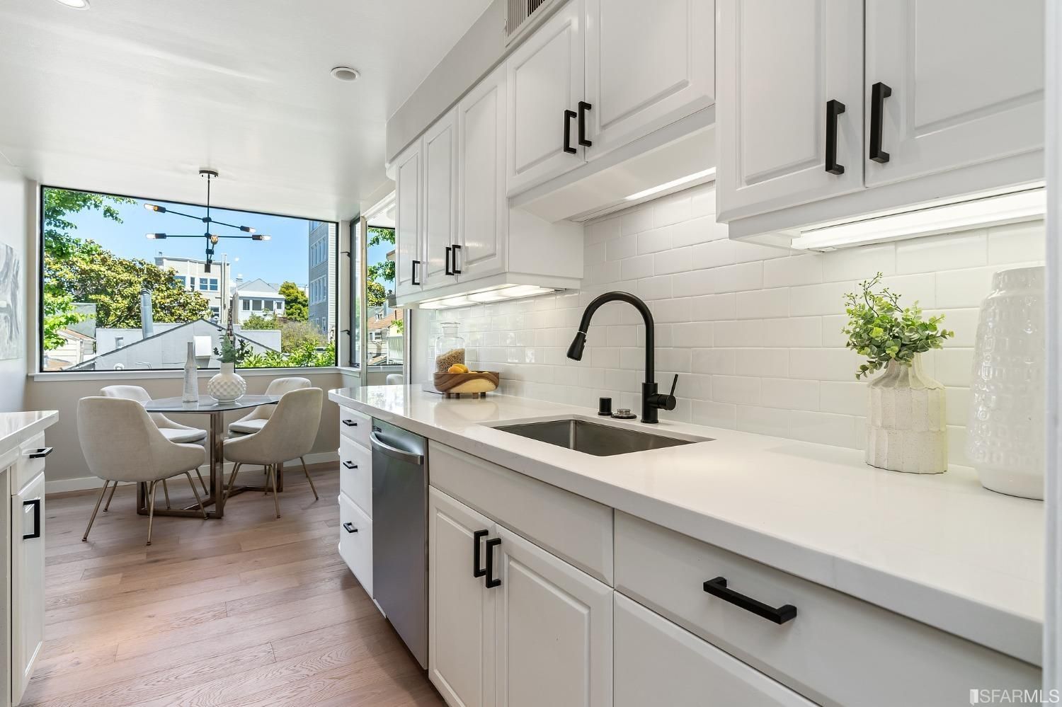 Kitchen & eating nook - 2920 Buchanan St