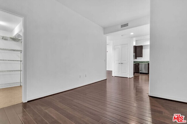 Building Photo - 4050 Glencoe Ave