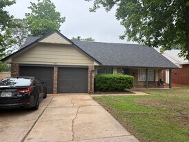 Building Photo - 641 Belle Air Ave