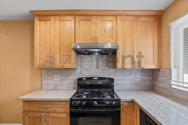Building Photo - Unit