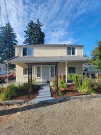 Building Photo - Tacoma home 3bdr 2 bath 1 car garage **** this home is still occupied please do not disrupt the r...