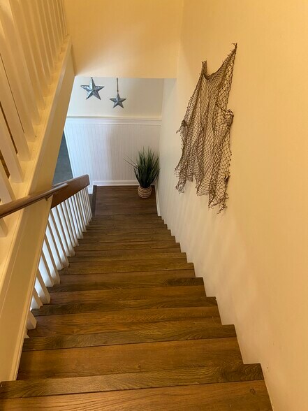 Building Photo - 7403 N Ocean Blvd