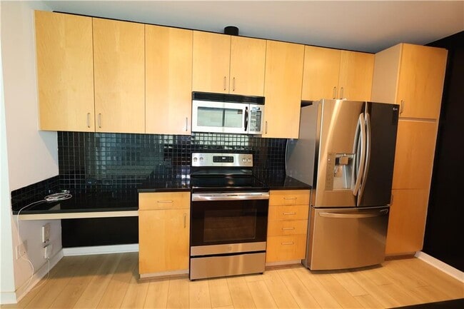 Building Photo - 923 Peachtree St NE