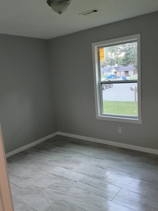 Building Photo - 135 Fruitwood Trce