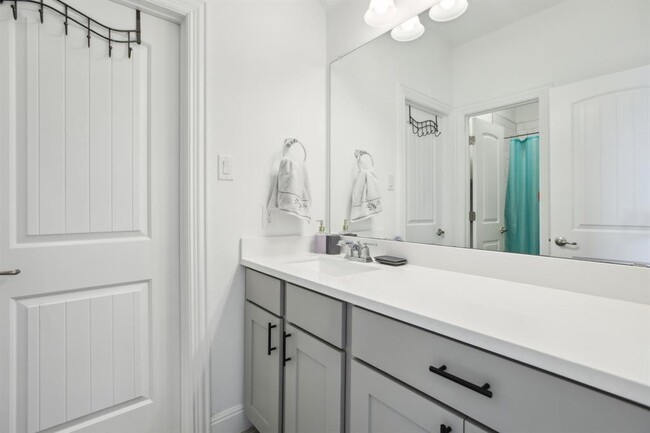 Building Photo - 18120 Leccion Dr