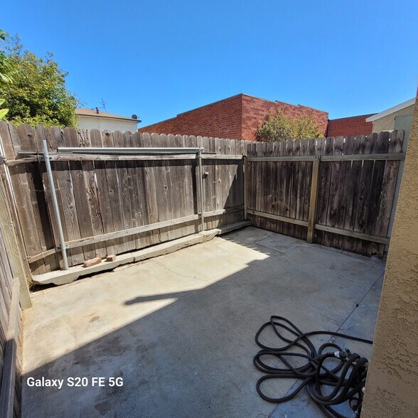 Private Backyard - 1422 Orizaba Ave