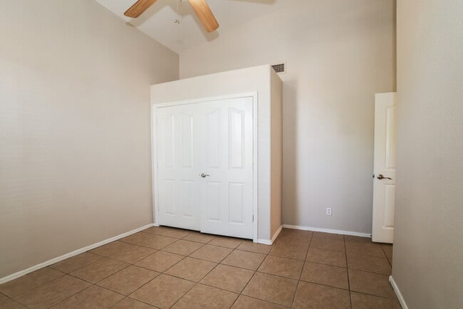 Building Photo - 6925 E Laguna Azul Ave