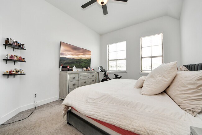 Building Photo - 4942 Carranza Ct