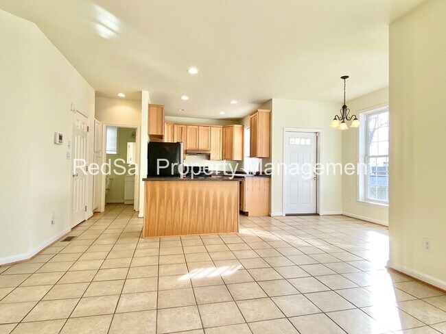 Building Photo - Crowne Pointe home available!