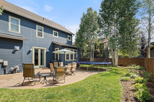 Building Photo - 408 Meadow Ct