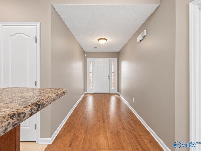 Building Photo - 409 Summer Cove Cir NW