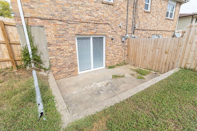 Building Photo - 6108 E St Charles Rd