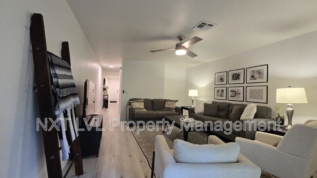 Building Photo - 9440 Ivy Brook Run