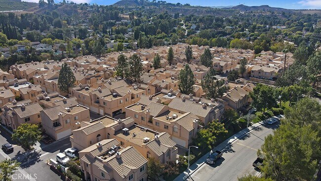 Building Photo - 18818 Vista Del Canon