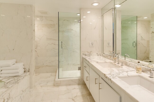 Building Photo - 100 Sunrise Ave