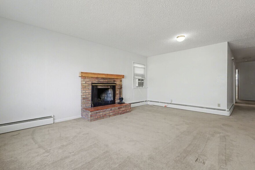 Building Photo - 2215 N Wahsatch Ave