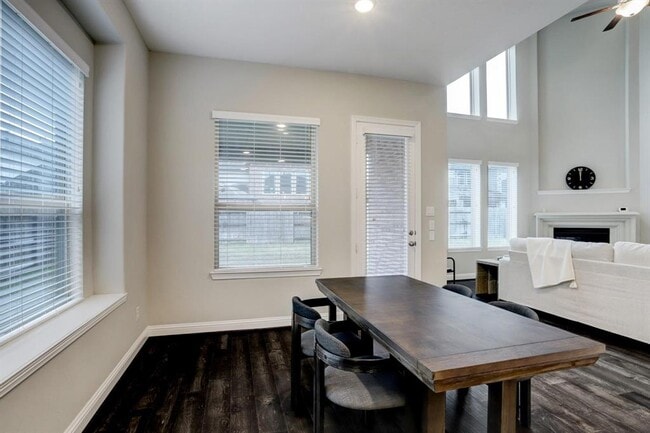 Building Photo - 17322 Legend Creek Ct