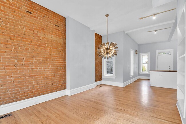 Building Photo - Architecturally Stunning Curtis Park Townhome With Historic Charm