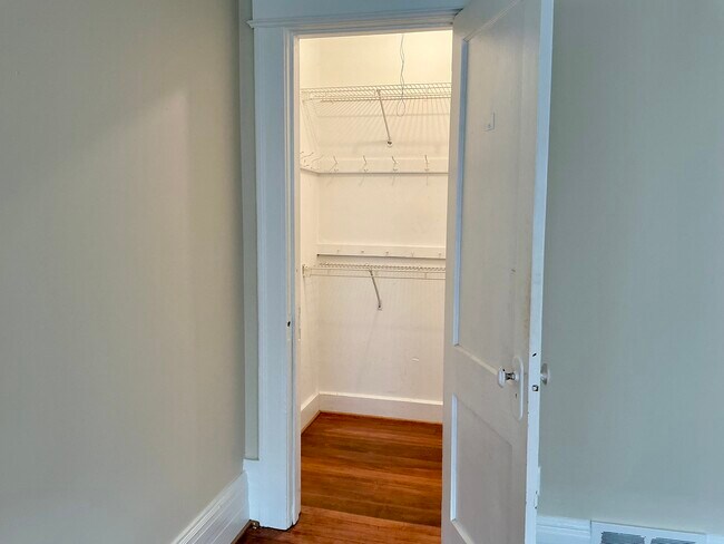 Building Photo - 30 Strathallen