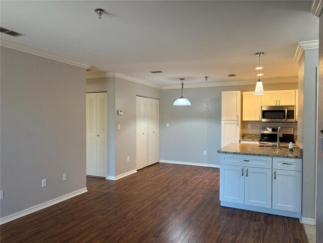 Building Photo - 10263 Gandy Blvd N