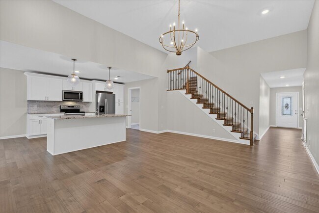 Building Photo - Like New Three Bedroom with Bonus!